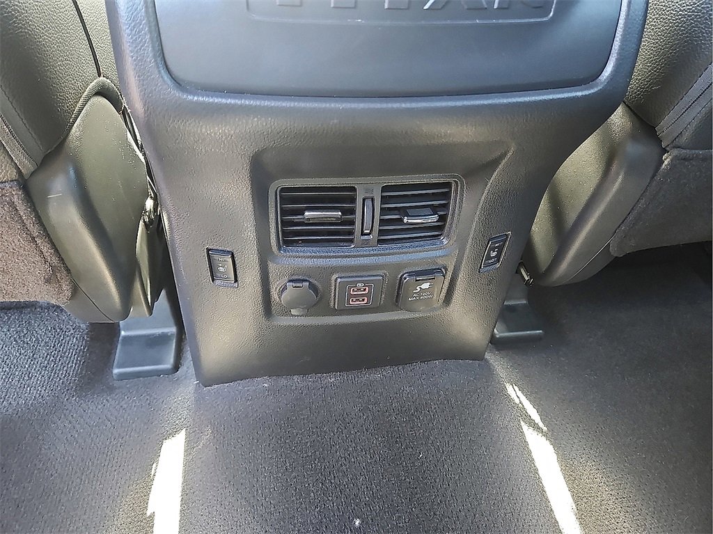 Used 2021 Nissan Titan PRO-4X w/ Pro-4x Convenience Package image 16