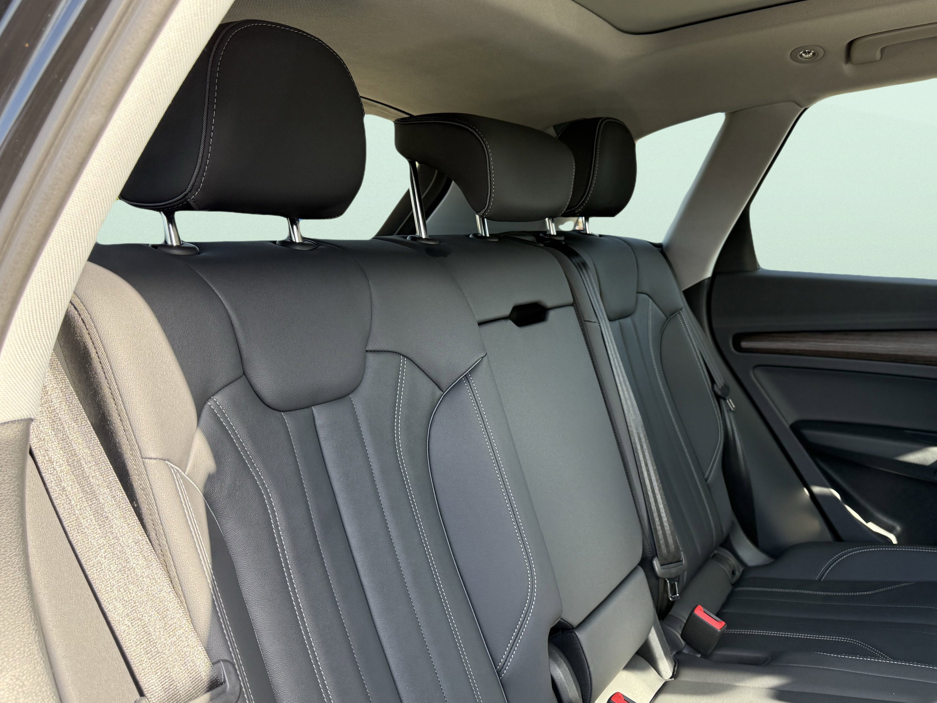 Used 2024 Audi Q5 e Premium w/ Convenience Package image 43