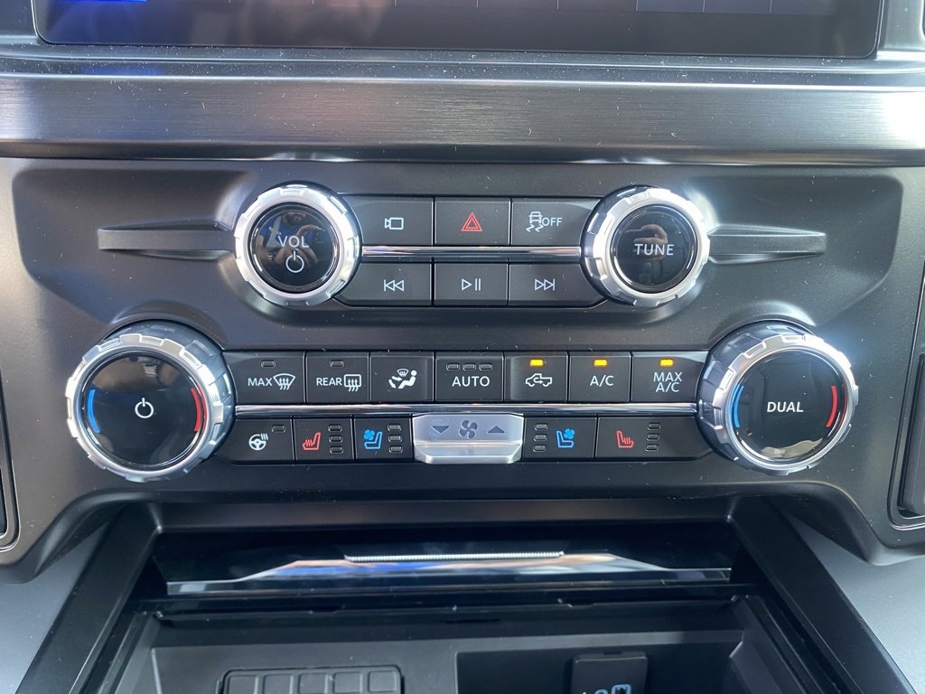 New 2026 Ford F250 Lariat w/ Black Appearance Package image 21