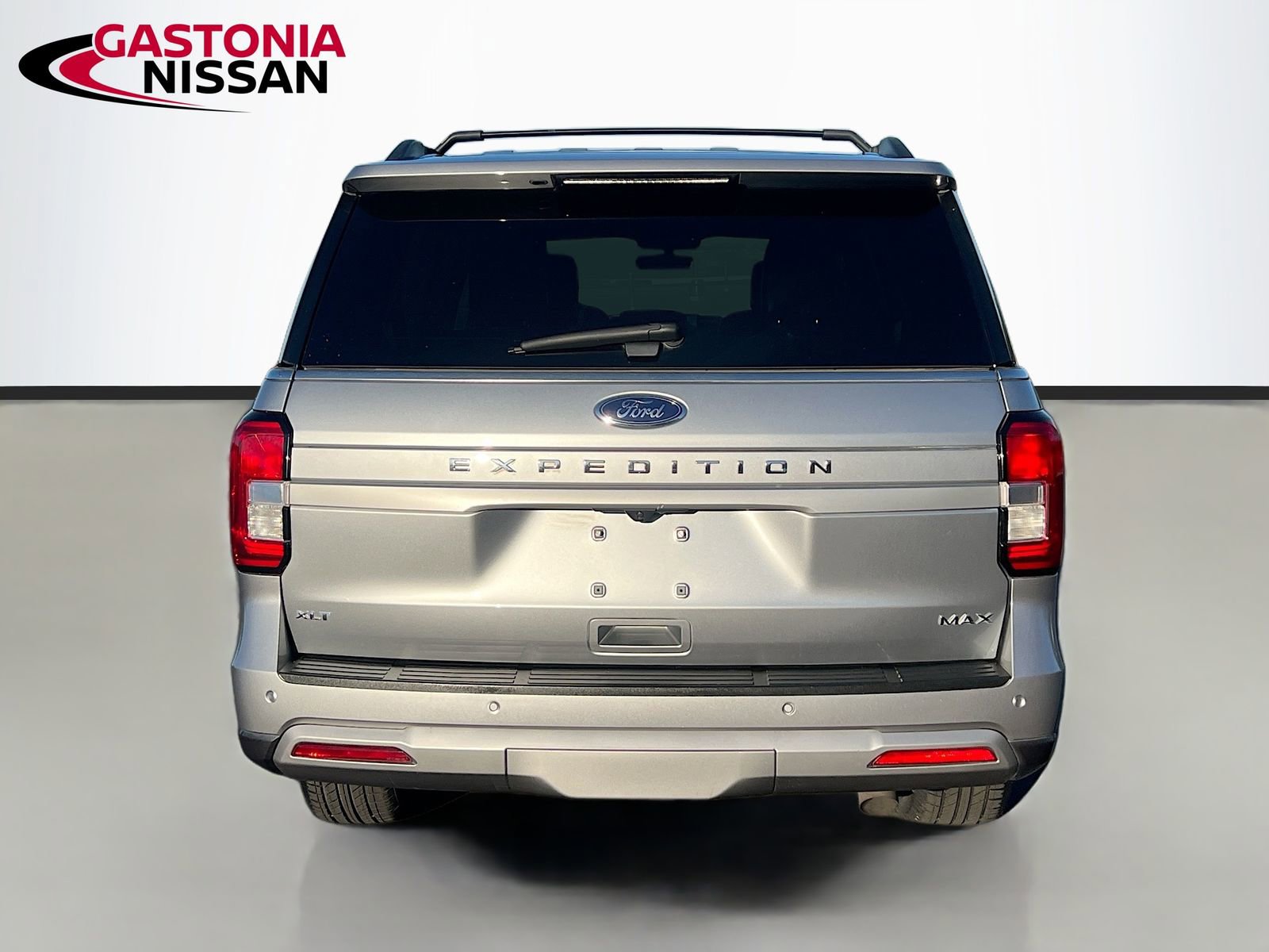 Used 2024 Ford Expedition Max XLT image 7