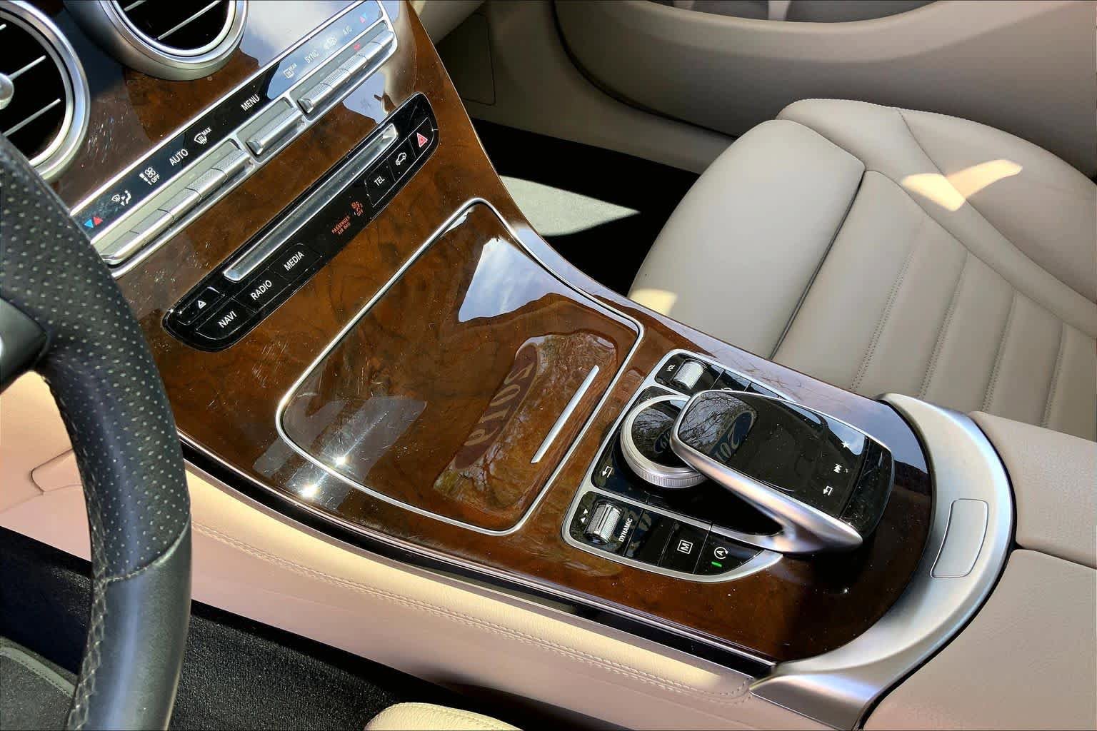 Used 2019 Mercedes-Benz GLC 300 4MATIC image 17