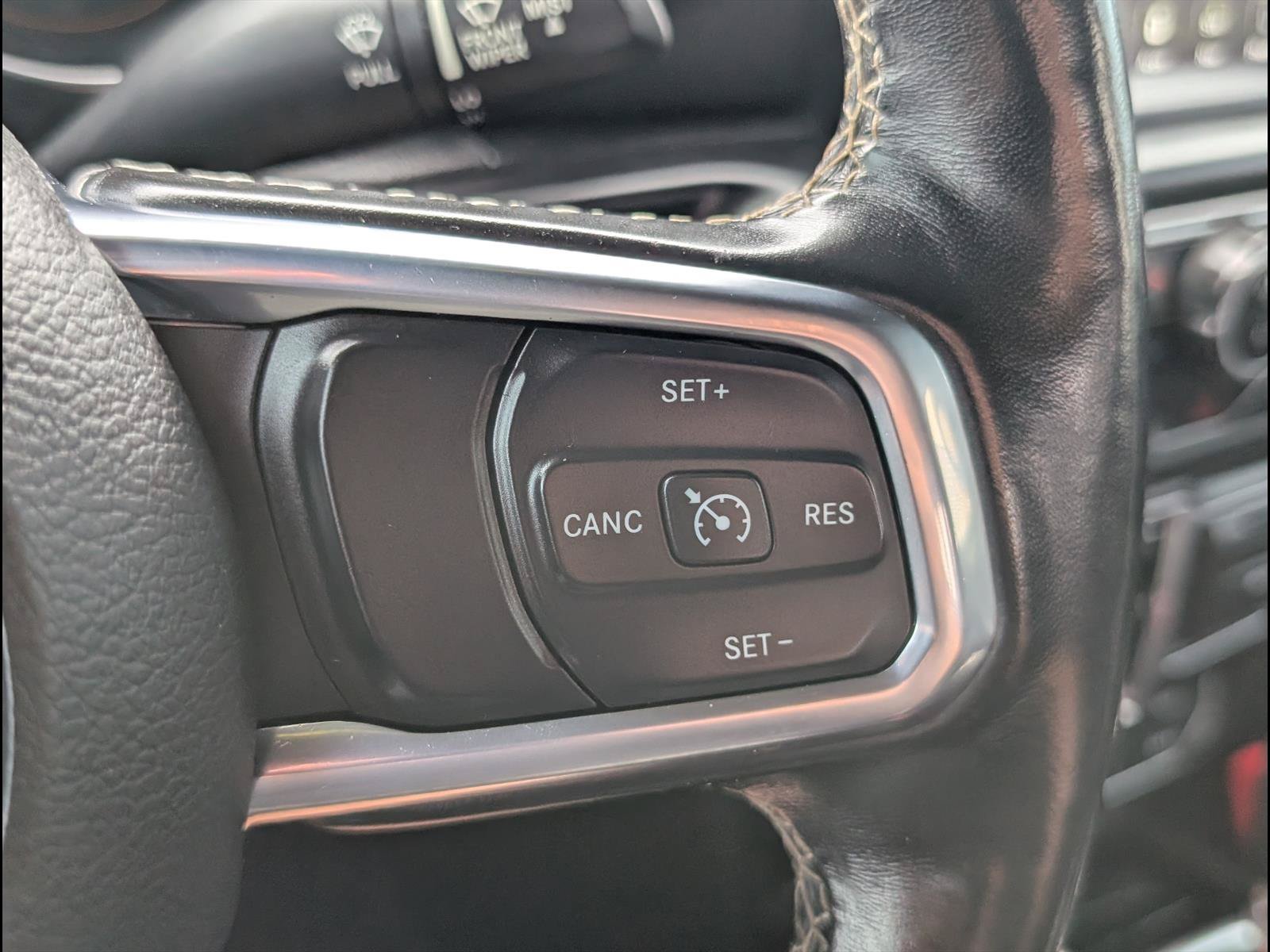 Used 2020 Jeep Gladiator Overland AWD/4WD image 25