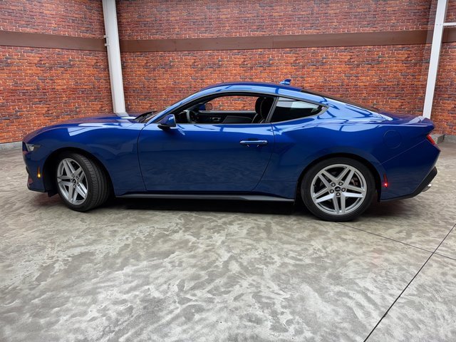 Used 2024 Ford Mustang Coupe video 2