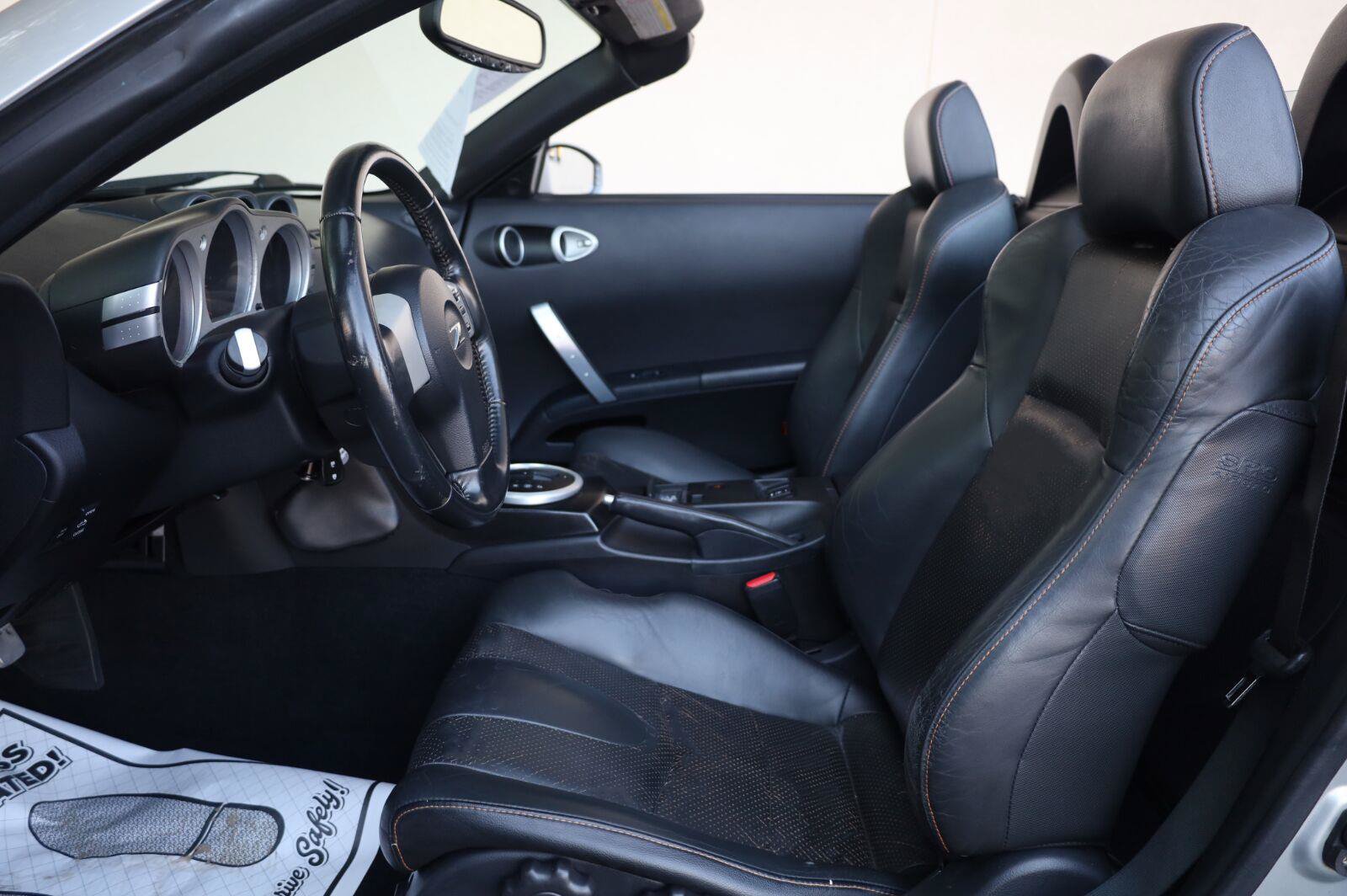Used 2004 Nissan 350Z Touring RWD image 21