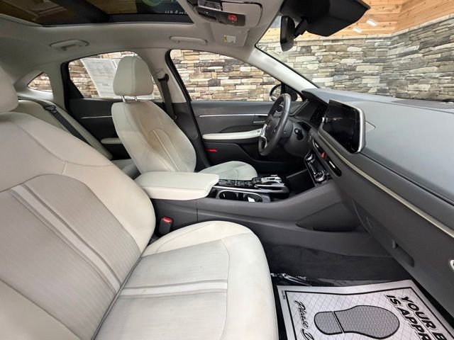Certified 2023 Hyundai Sonata SEL w/ Convenience Package FWD image 14