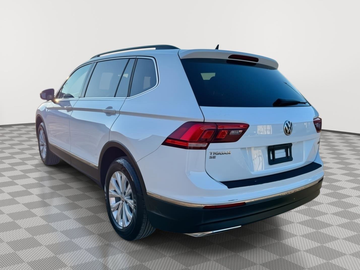 Used 2018 Volkswagen Tiguan SE image 4