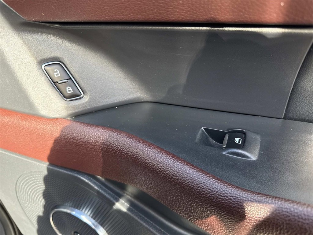 Used 2023 Ford Expedition Max Limited image 31