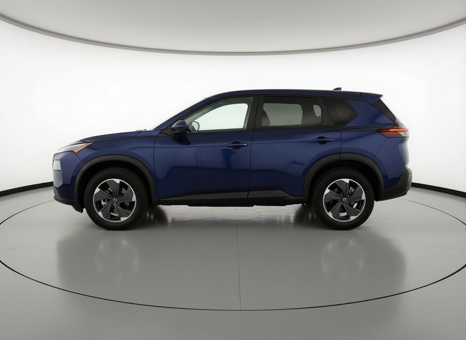 Used 2025 Nissan Rogue SV image 5