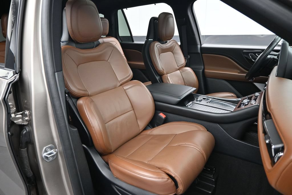 Used 2020 Lincoln Aviator Reserve w/ Equipment Group 202A AWD/4WD image 27