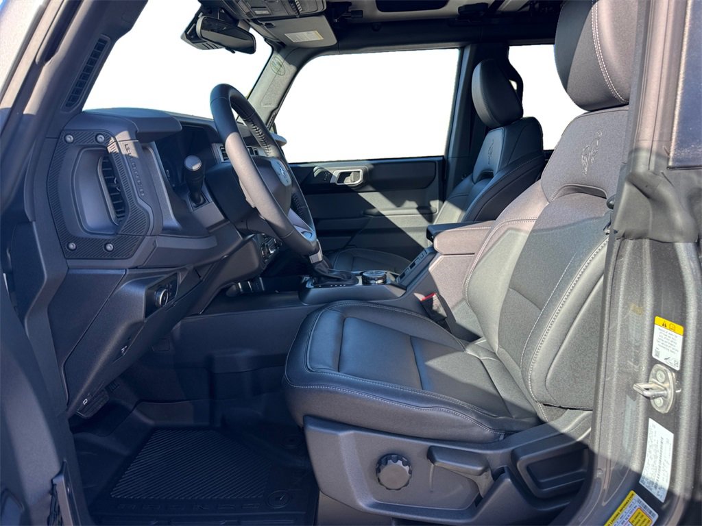 New 2025 Ford Bronco Badlands image 9