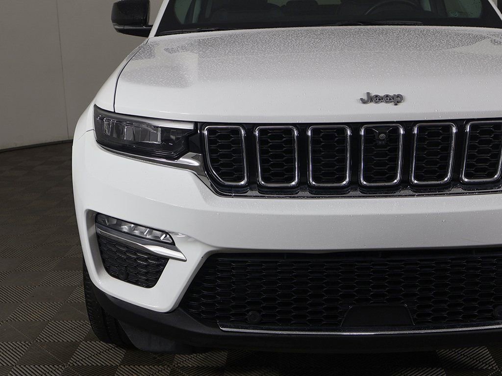 Used 2023 Jeep Grand Cherokee Limited w/ Luxury Tech Group II image 15