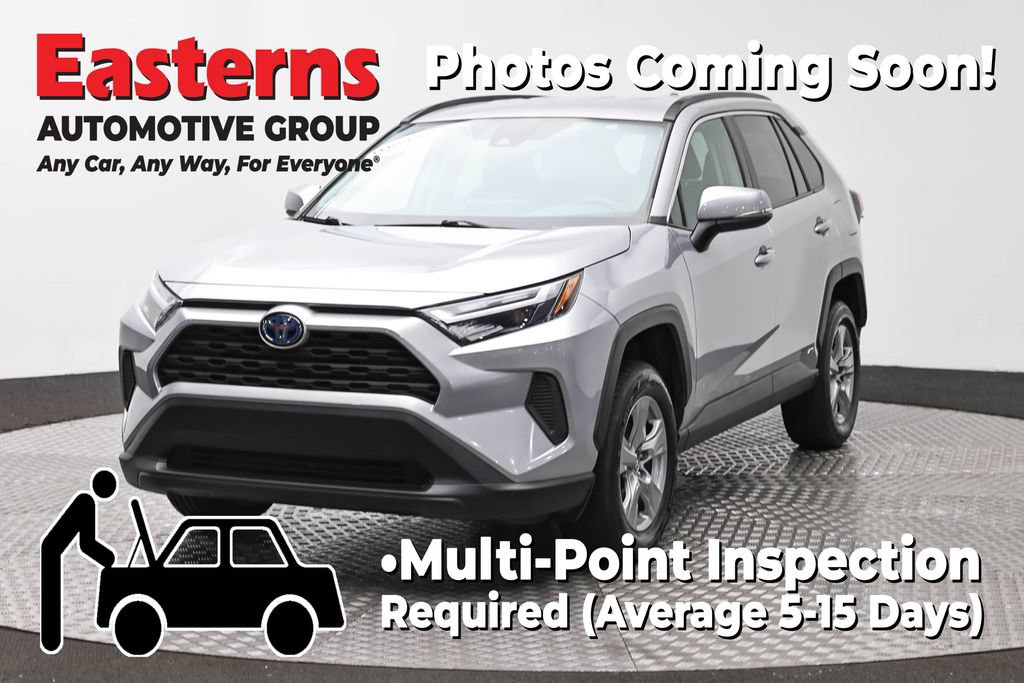 Used 2024 Toyota RAV4 XLE AWD/4WD image 1