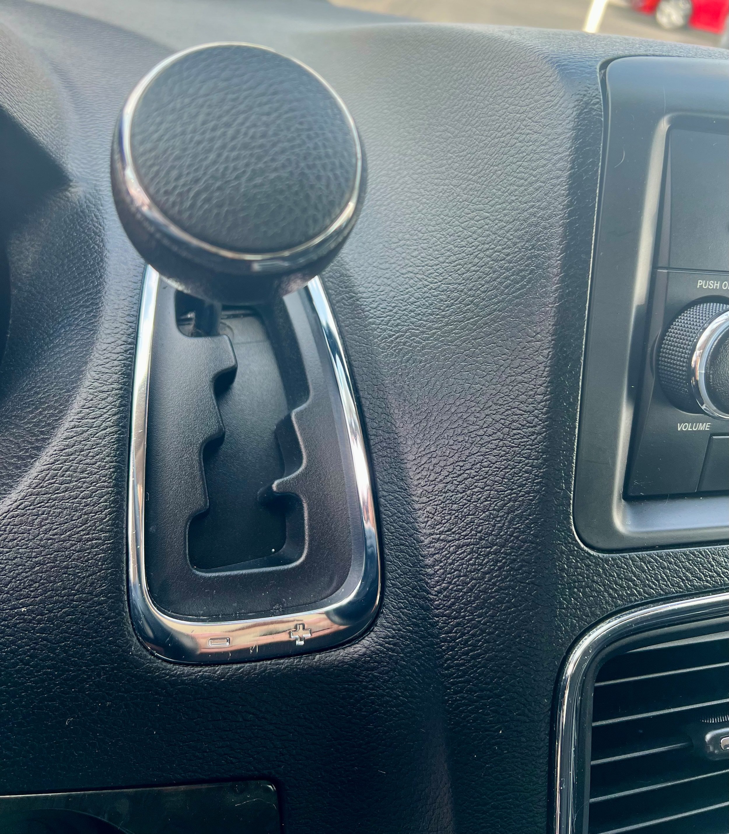 Used 2014 Dodge Grand Caravan SXT FWD image 13
