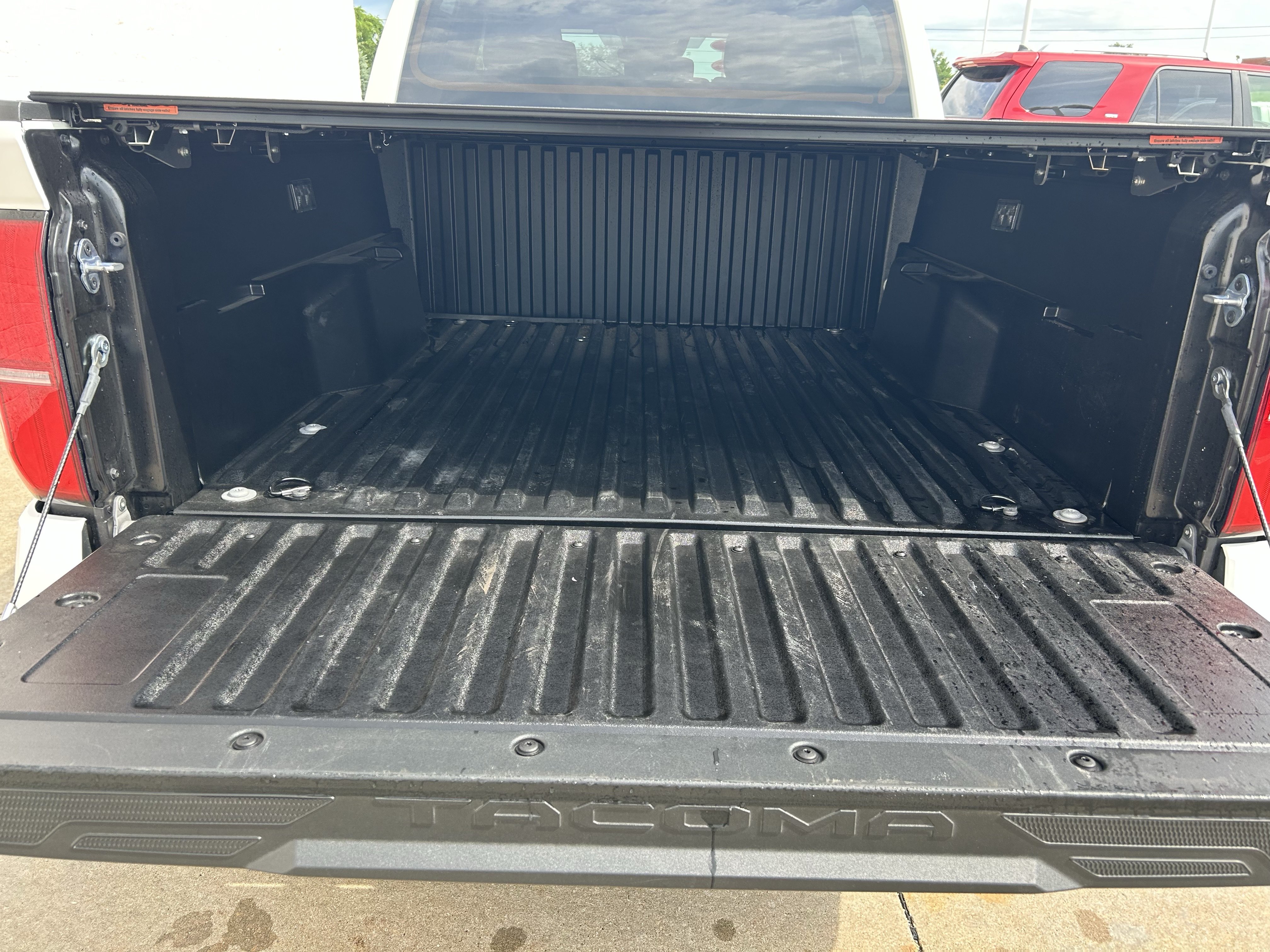 Certified 2025 Toyota Tacoma SR5 AWD/4WD image 21