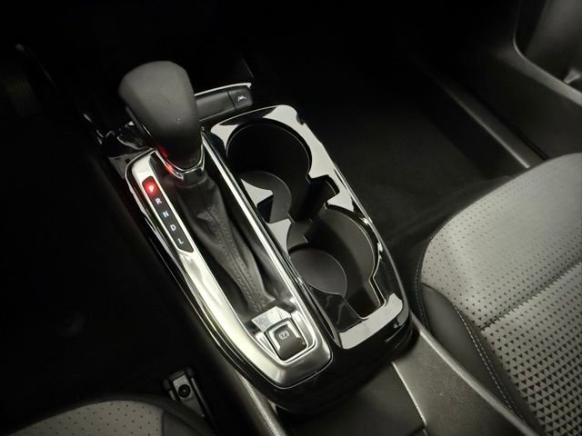 Used 2025 Chevrolet Trax LT w/ LT Convenience Package image 24