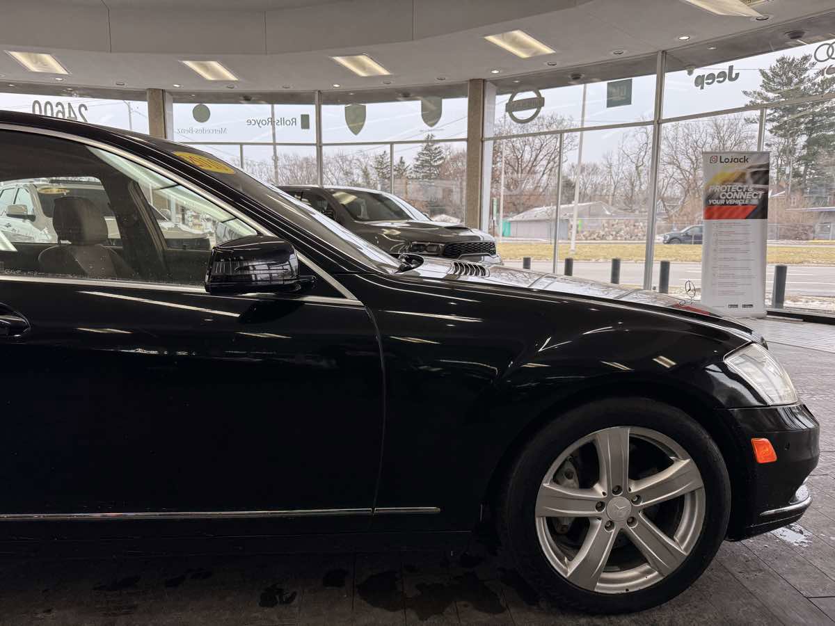 Used 2010 Mercedes-Benz S 550 4MATIC Sedan image 7