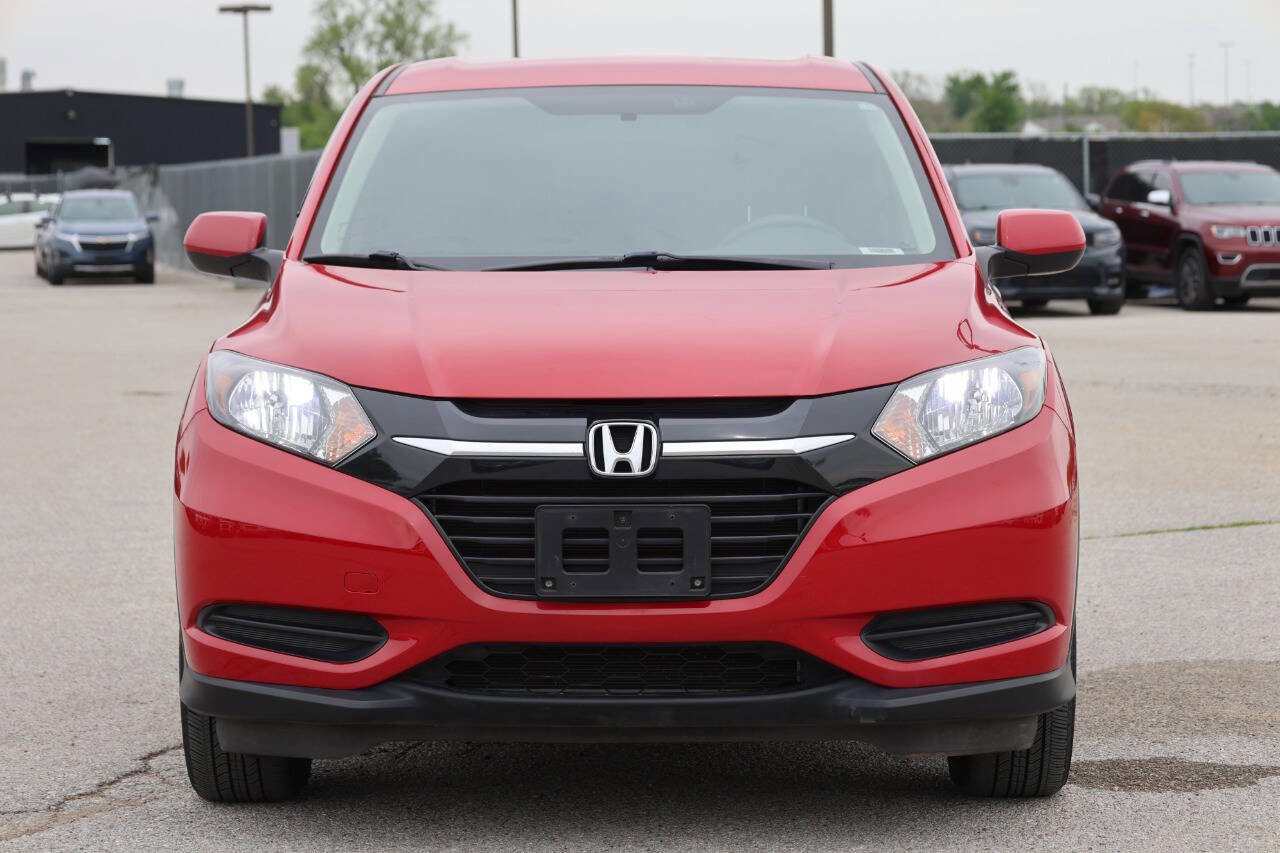 Used 2018 Honda HR-V LX image 2