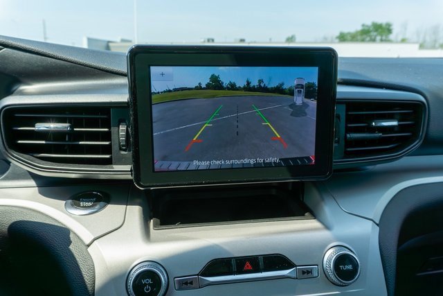 Used 2023 Ford Explorer XLT image 24