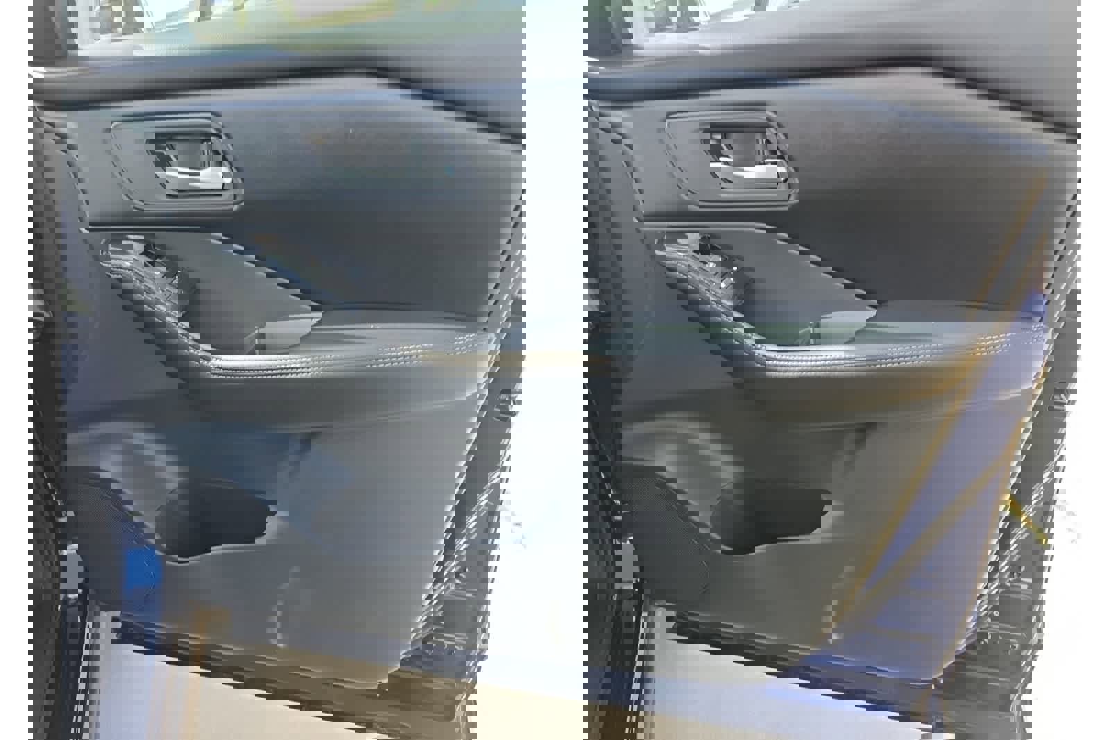 Used 2026 Nissan Rogue SV image 11