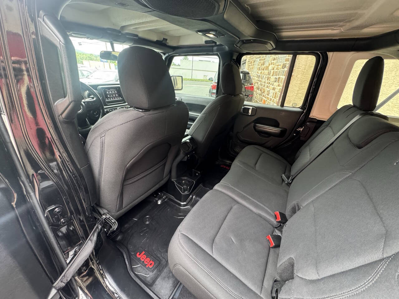Used 2018 Jeep Wrangler Unlimited Sport S AWD/4WD image 18