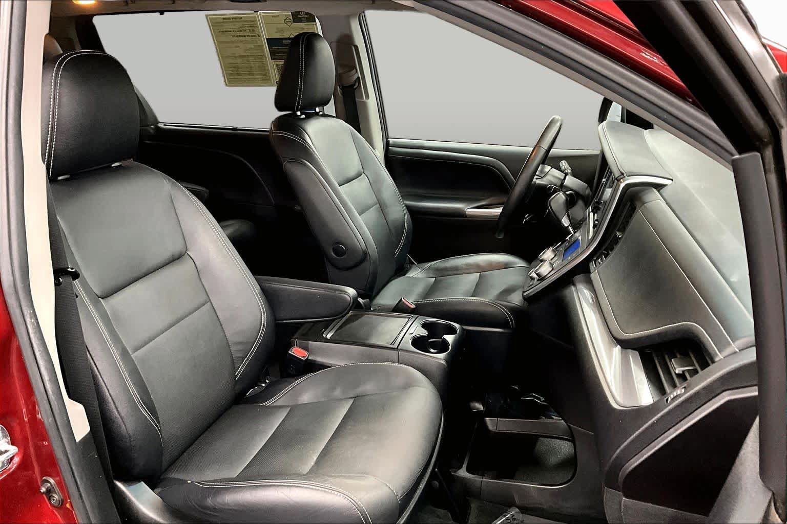 Used 2016 Toyota Sienna SE Premium FWD image 8