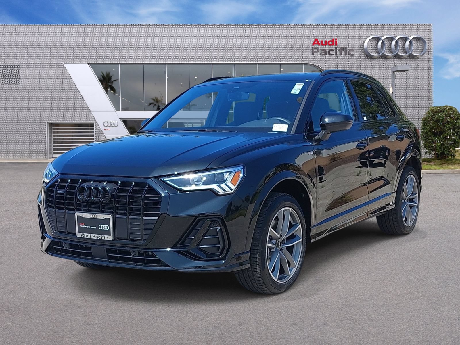Used 2025 Audi Q3 2.0T Premium w/ Convenience Package