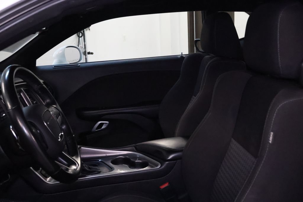 Used 2022 Dodge Challenger GT AWD/4WD image 13