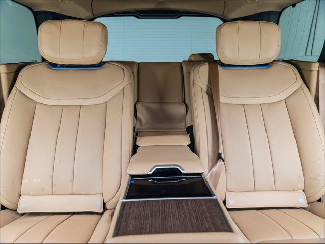 New 2026 Land Rover Range Rover Autobiography AWD/4WD image 18