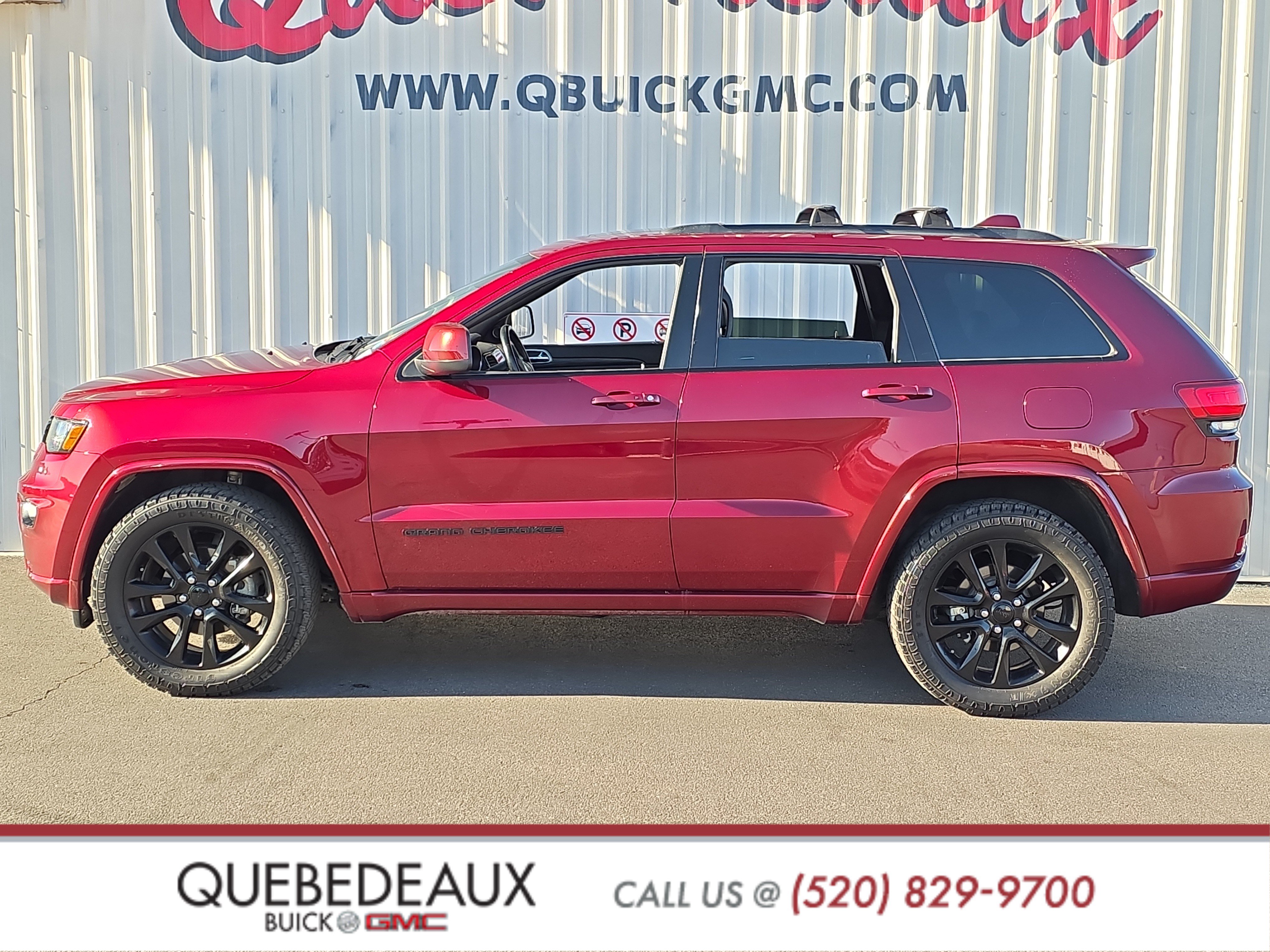 Used 2020 Jeep Grand Cherokee Altitude AWD/4WD image 4