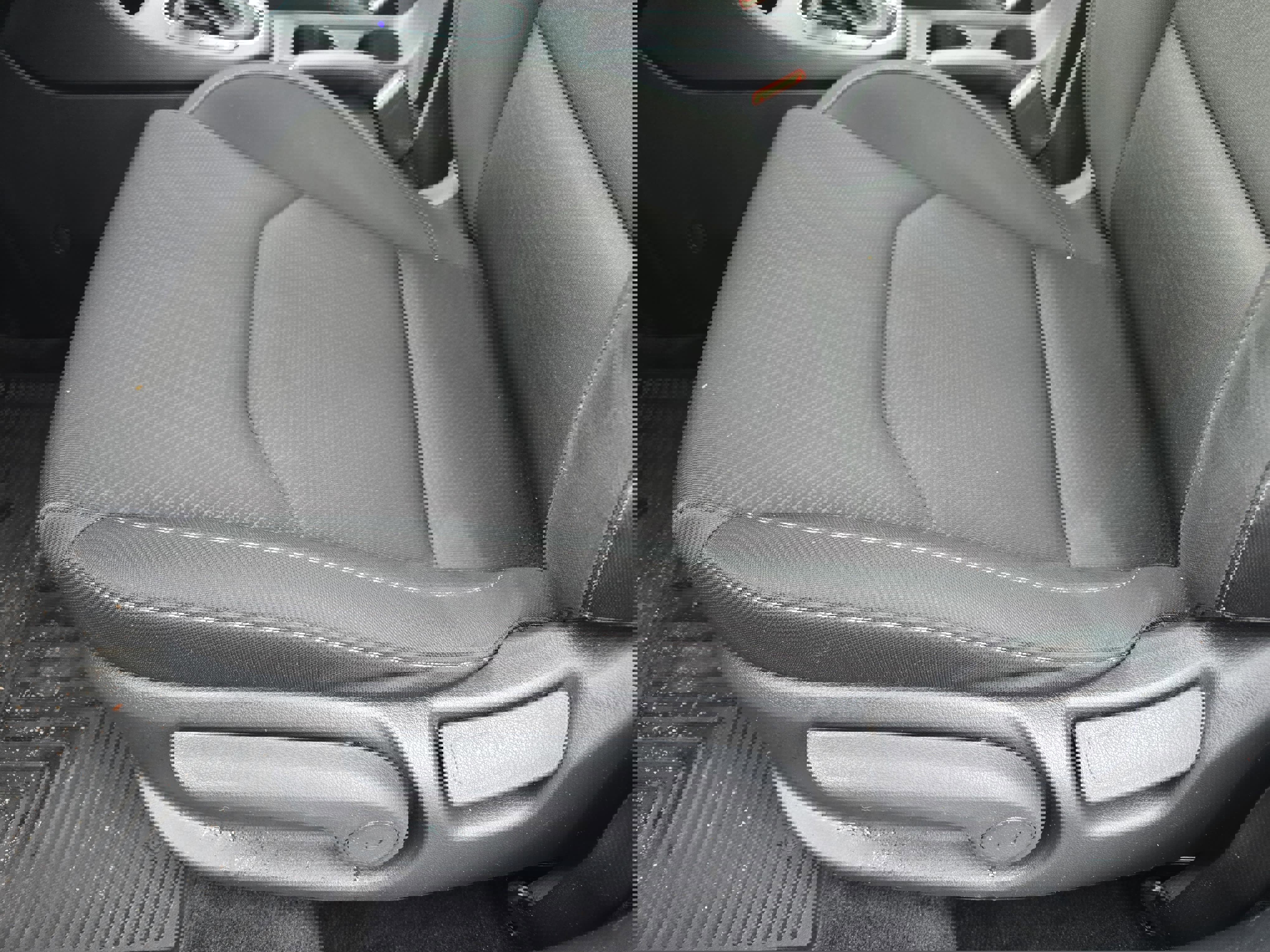 Used 2018 Hyundai Elantra GT image 29