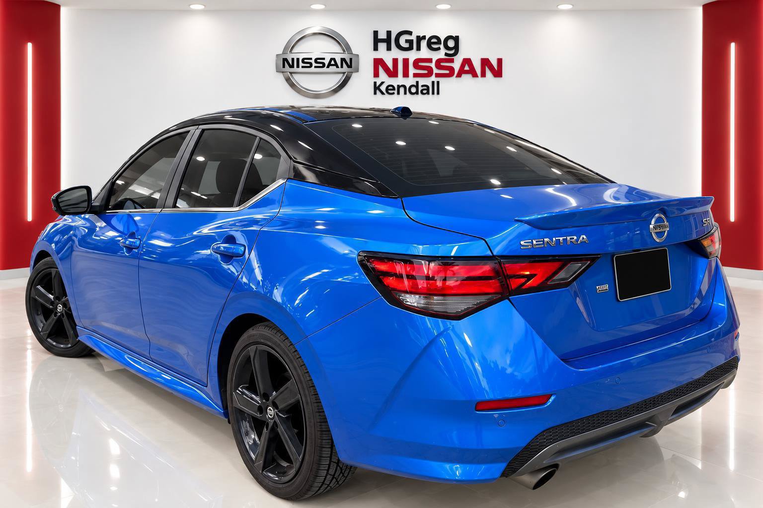 Used 2021 Nissan Sentra SR w/ Trunk Package FWD image 2