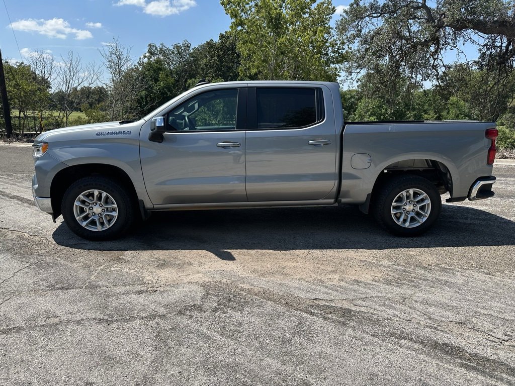 Used 2023 Chevrolet Silverado 1500 LT image 2