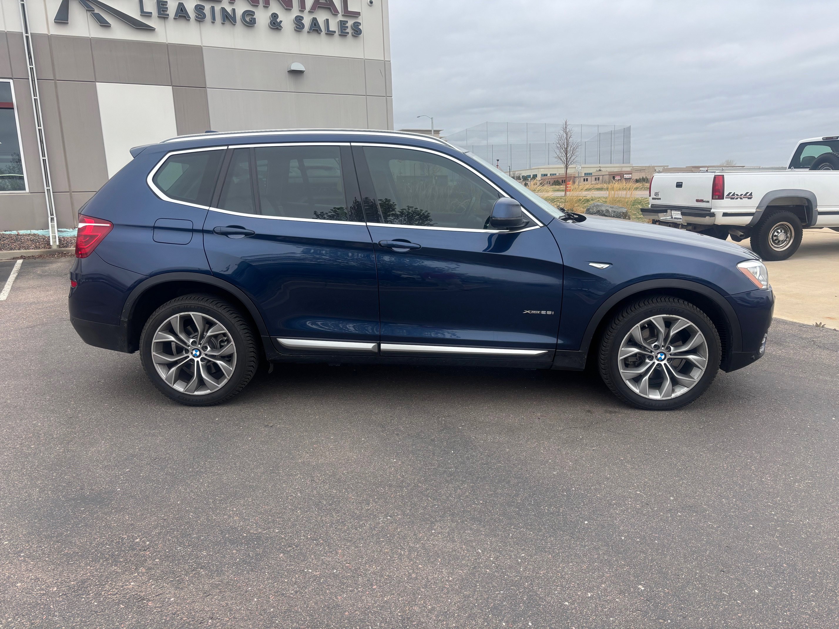 Used 2017 BMW X3 xDrive28i AWD/4WD image 6