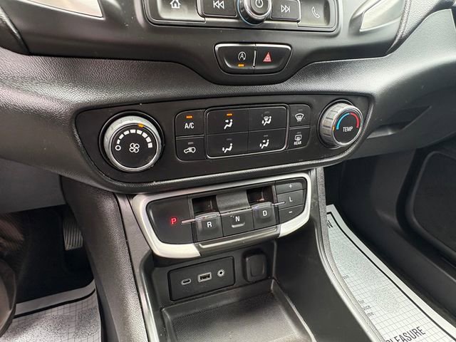 Used 2023 GMC Terrain SLE image 23