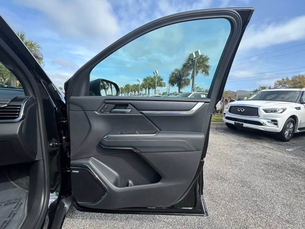 Used 2025 GMC Acadia Elevation image 28
