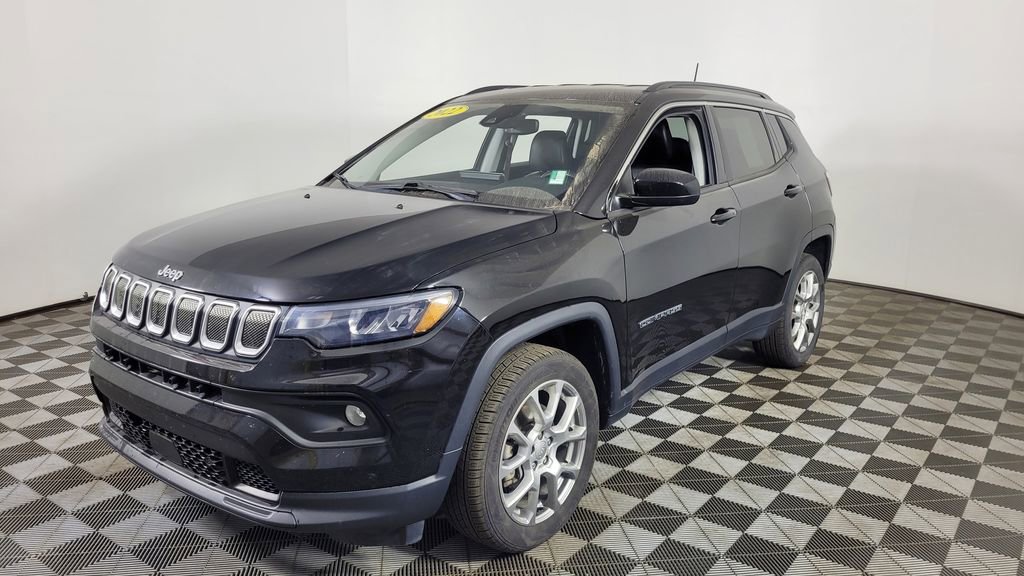 Used 2022 Jeep Compass Latitude image 3