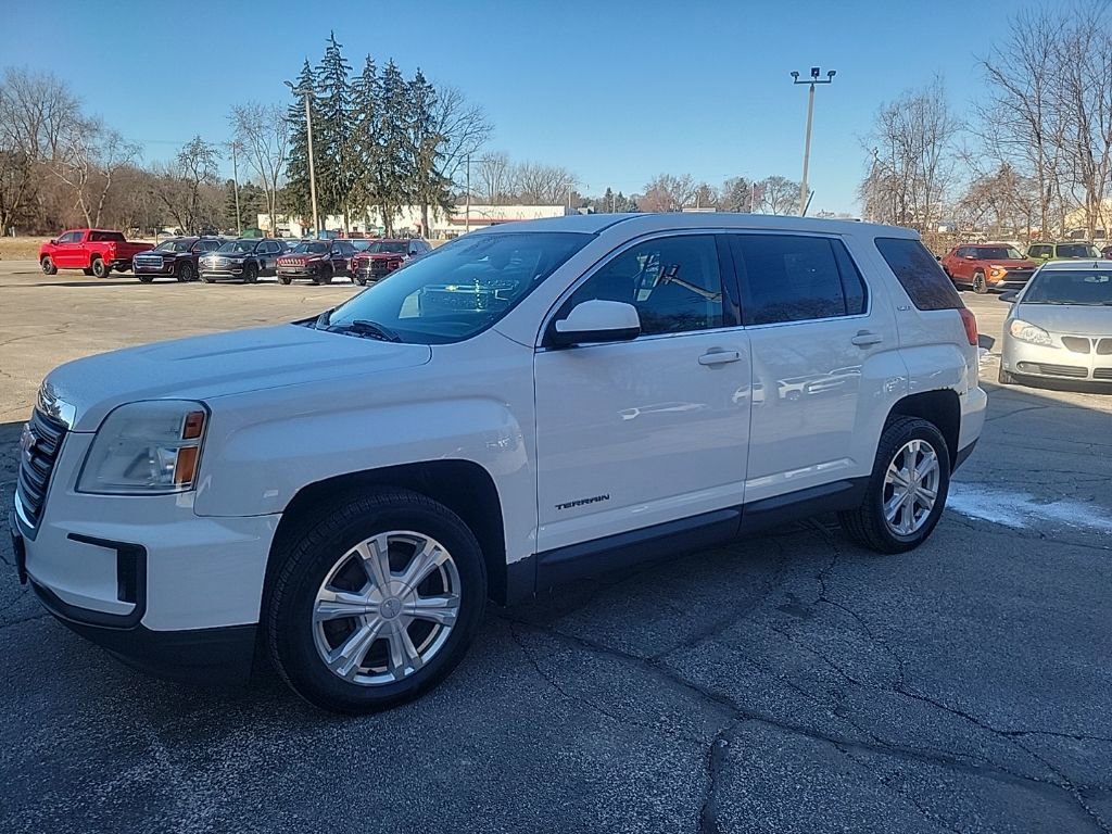 Used 2017 GMC Terrain SLE image 2