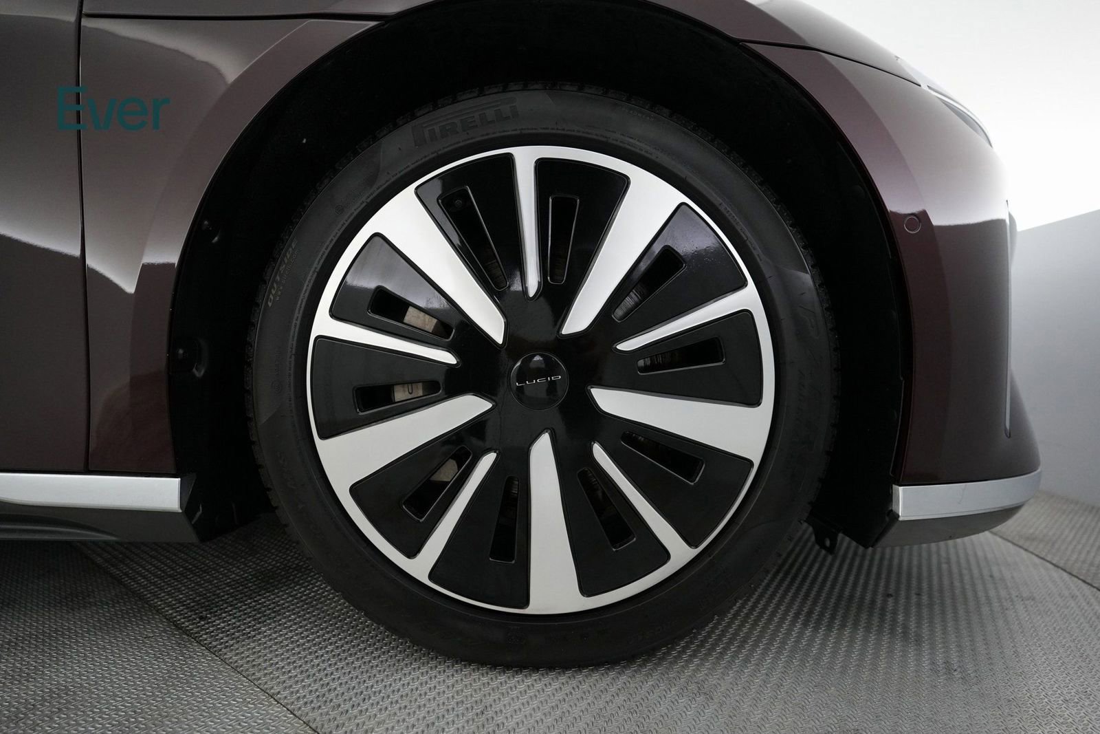 Used 2022 Lucid Air Grand Touring image 16