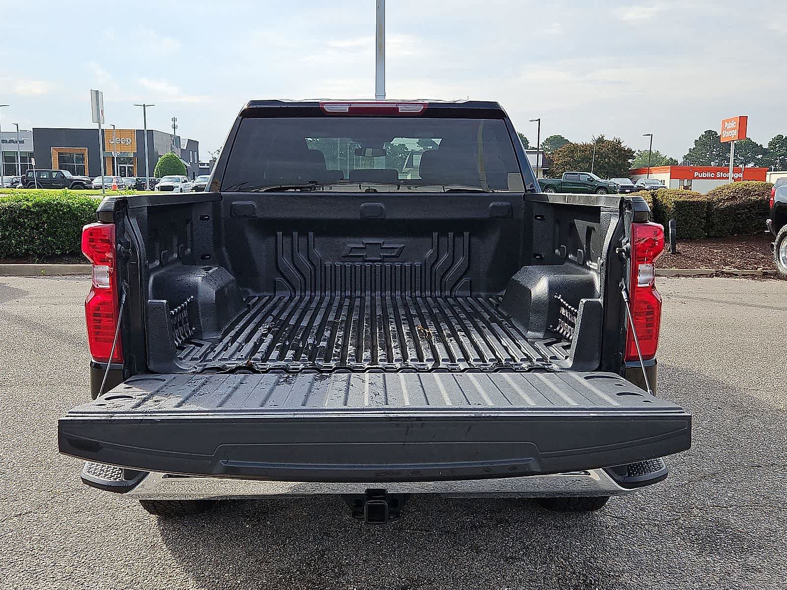 Used 2023 Chevrolet Silverado 1500 LT AWD/4WD image 30