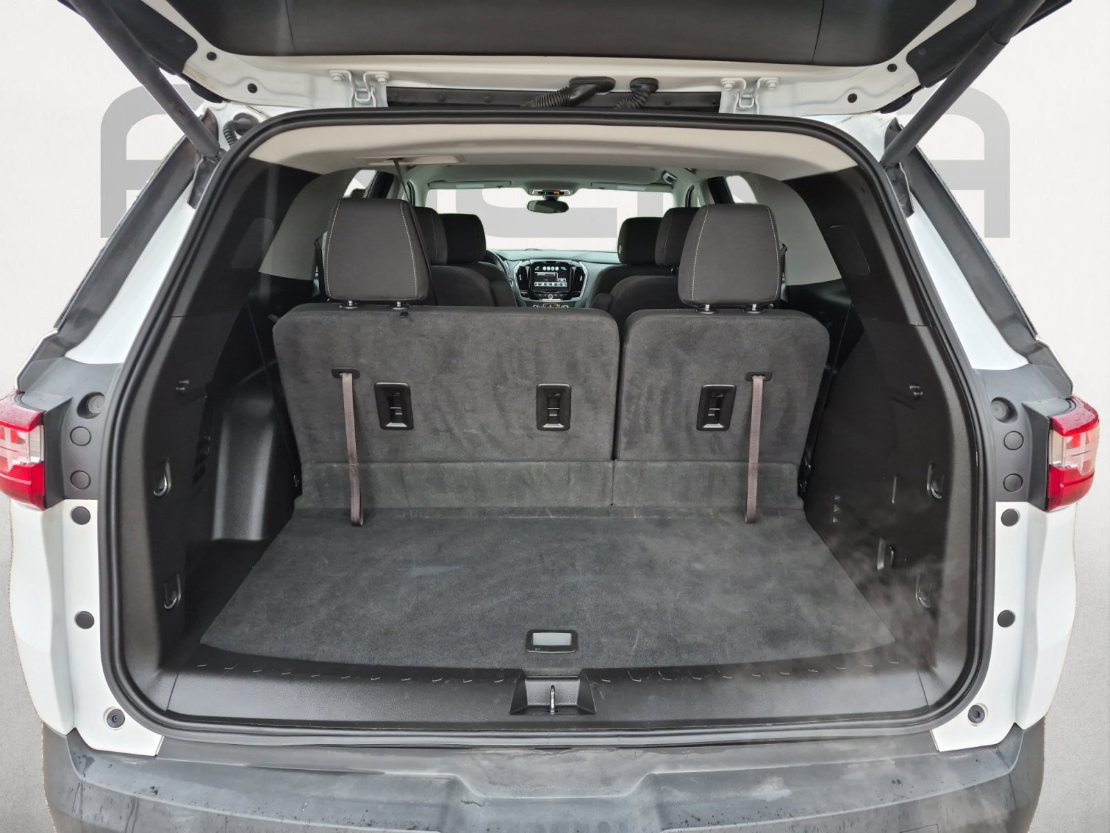 Used 2019 Chevrolet Traverse LT FWD image 12