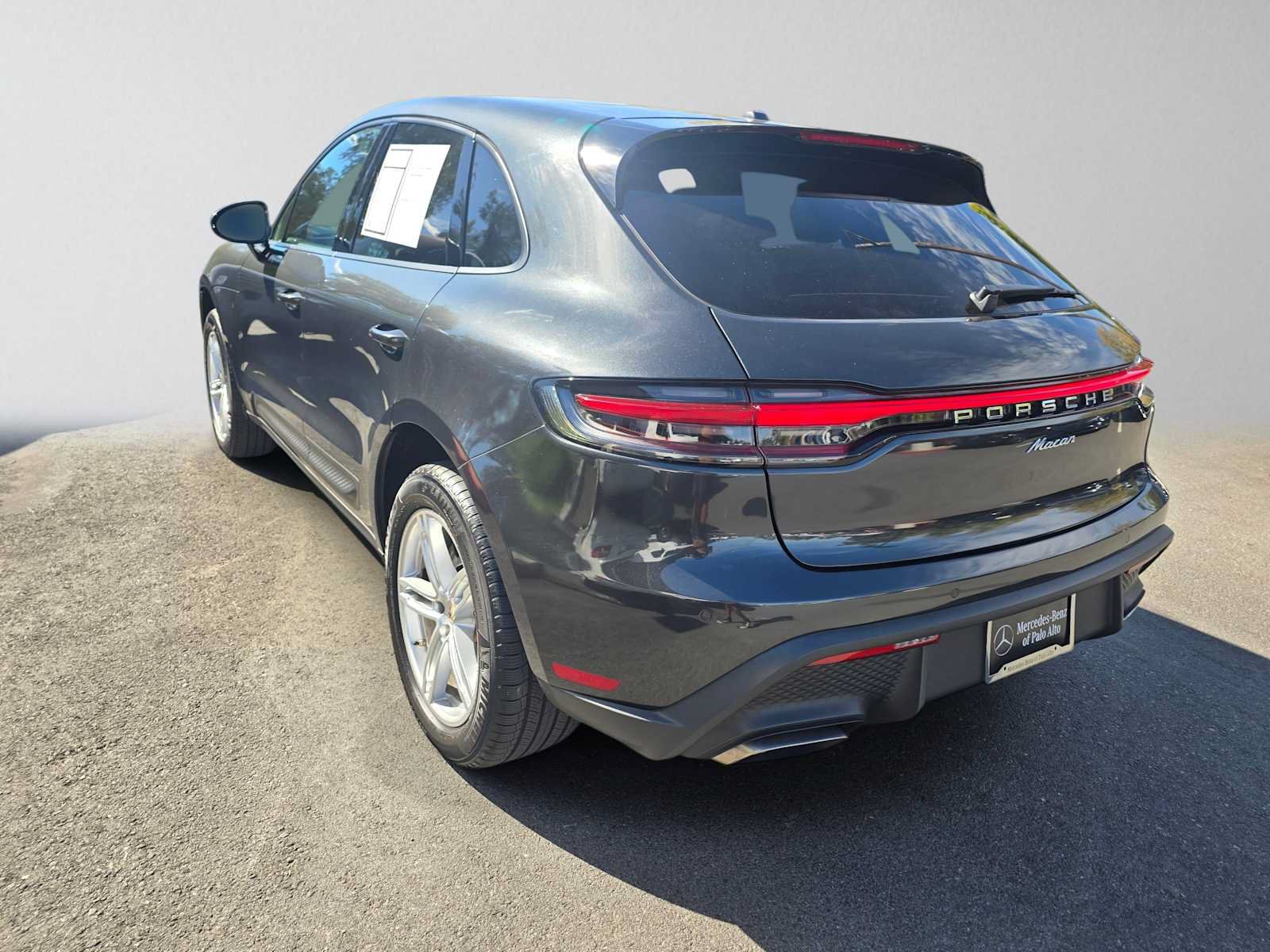 Used 2022 Porsche Macan AWD/4WD image 5