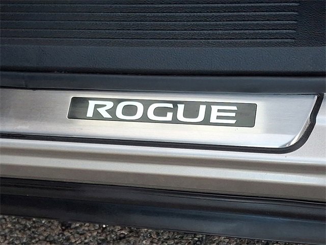 Used 2021 Nissan Rogue Platinum image 15