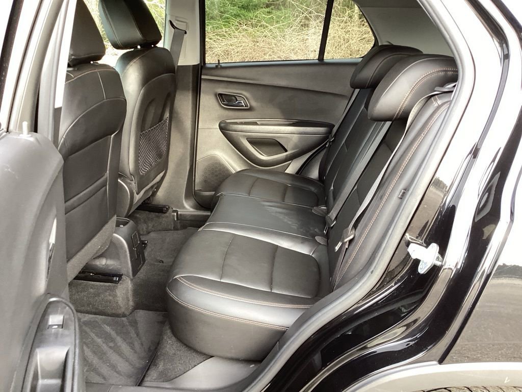 Used 2021 Chevrolet Trax LT w/ Premium Seat Package image 39