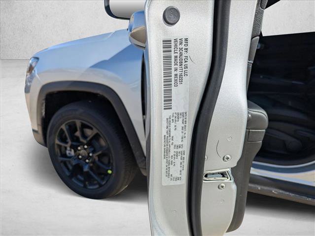 New 2026 Jeep Compass Latitude AWD/4WD image 18