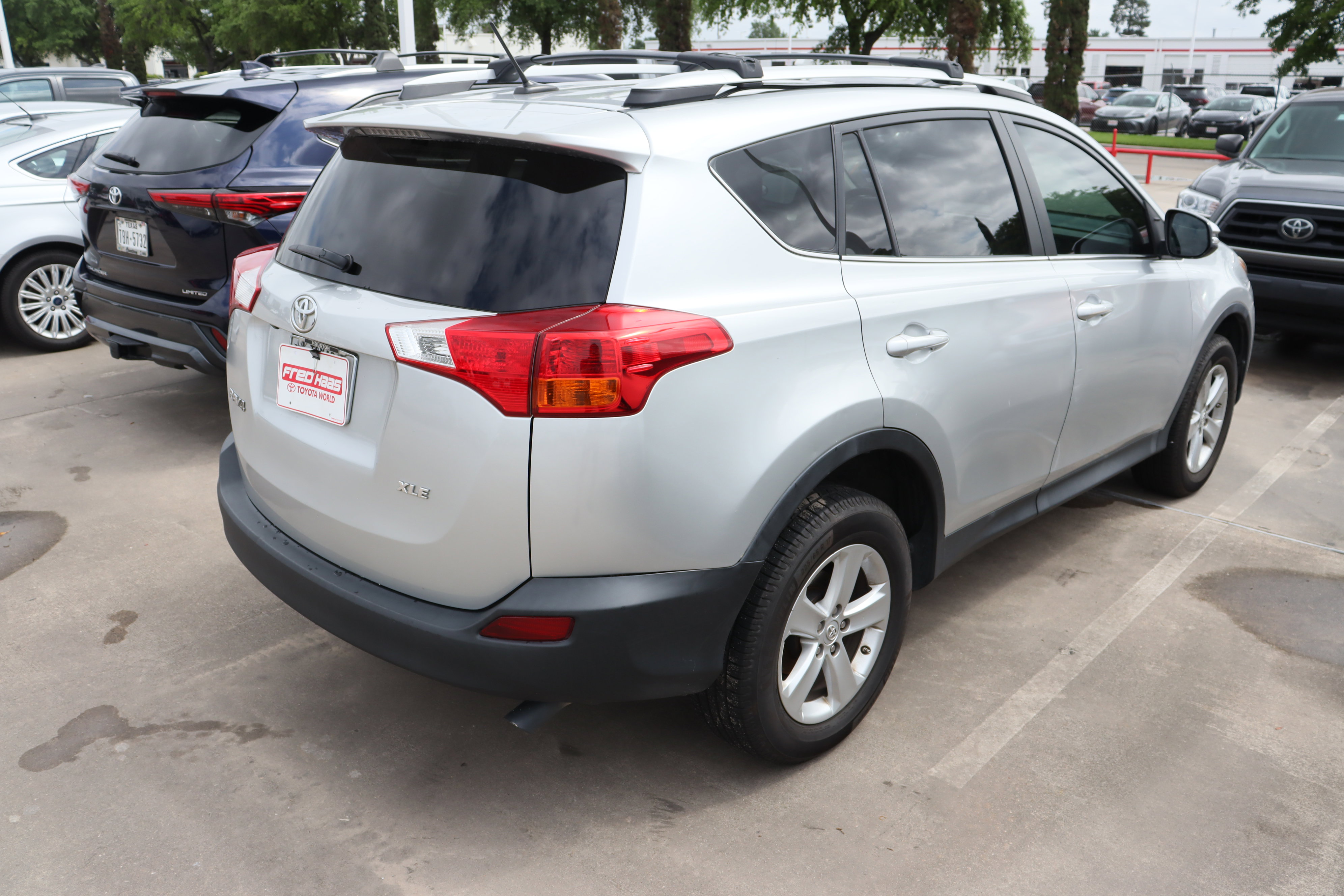 Used 2014 Toyota RAV4 XLE image 11