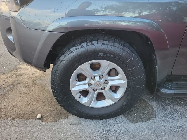 Used 2021 Toyota 4Runner SR5 Premium w/ Moonroof Package RWD image 4