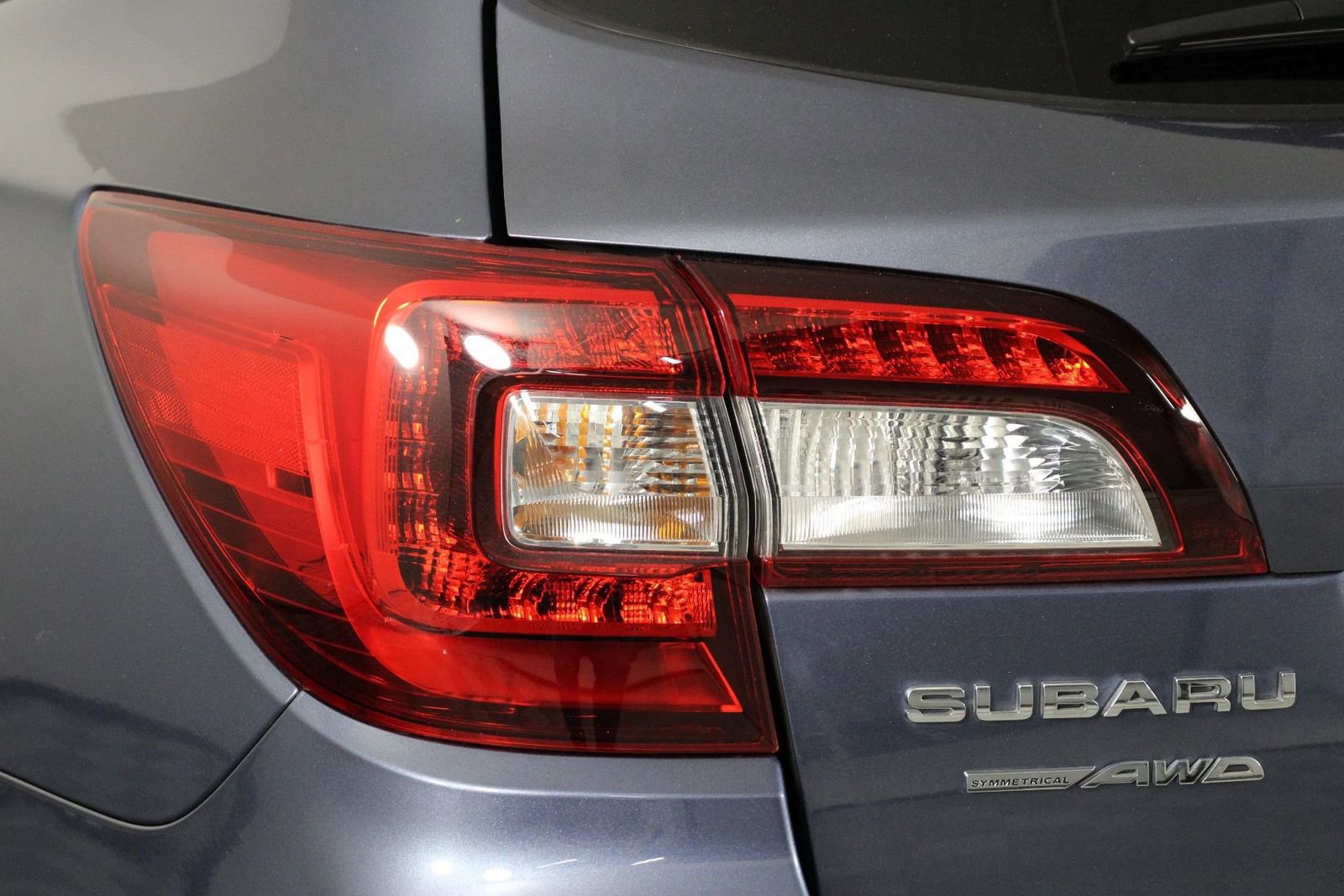 Used 2018 Subaru Outback 3.6R Limited image 18