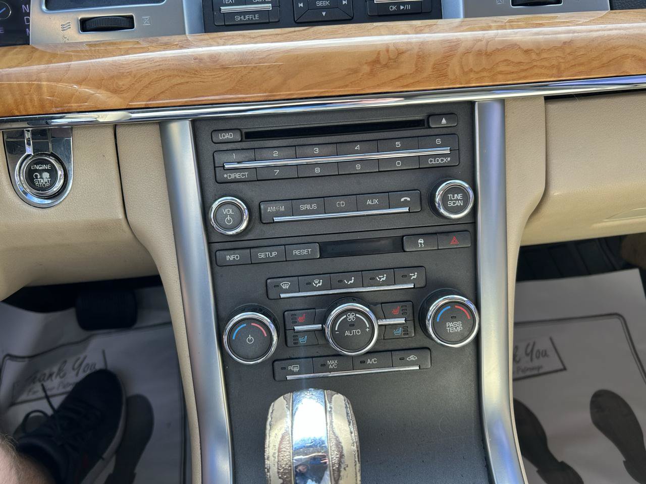 Used 2011 Lincoln MKS AWD image 22