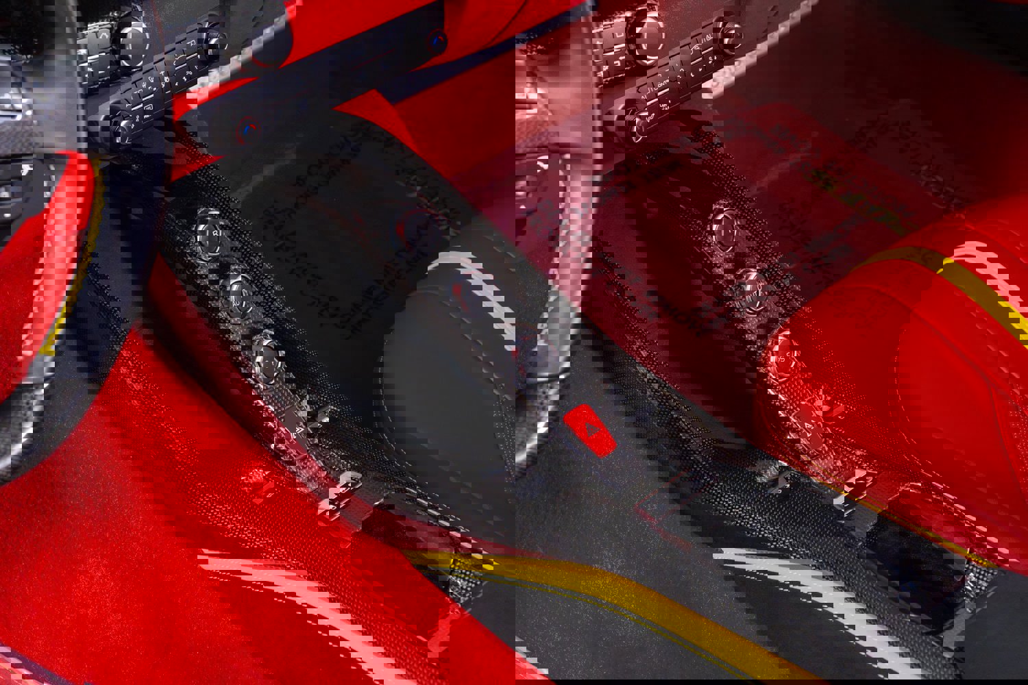 Used 2021 Ferrari 812 GTS image 30