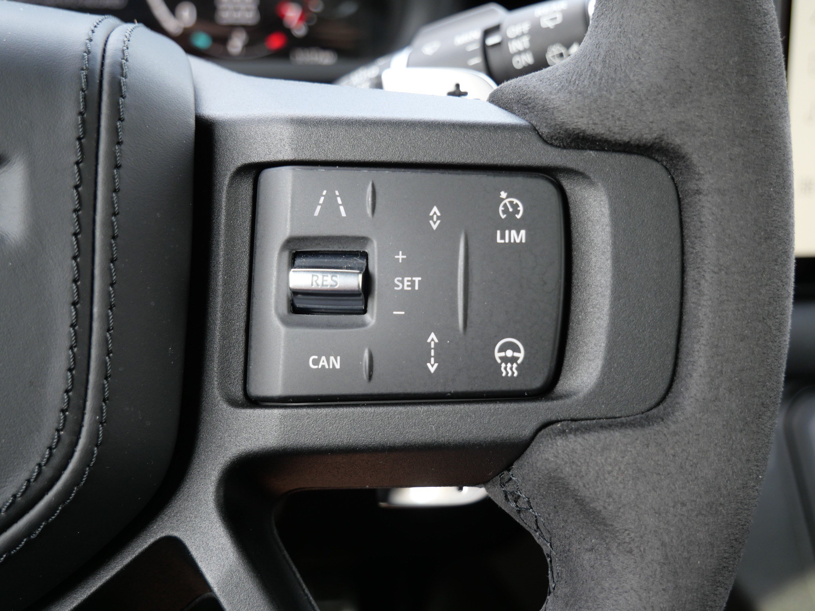 Certified 2024 Land Rover Defender 130 V8 AWD/4WD image 25